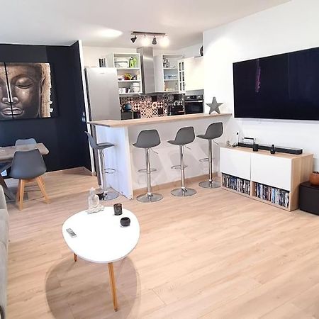 Charmant Logement Avec Jacuzzi Mantes-la-Jolie Exteriör bild
