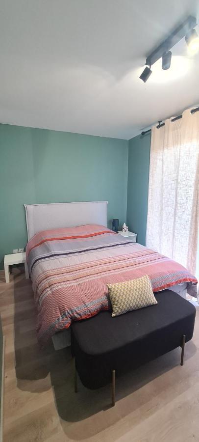 Charmant Logement Avec Jacuzzi Mantes-la-Jolie Exteriör bild