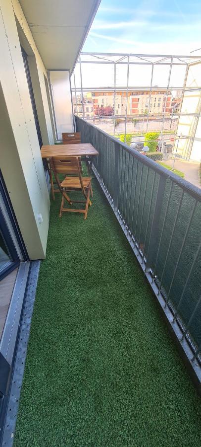 Charmant Logement Avec Jacuzzi Mantes-la-Jolie Exteriör bild